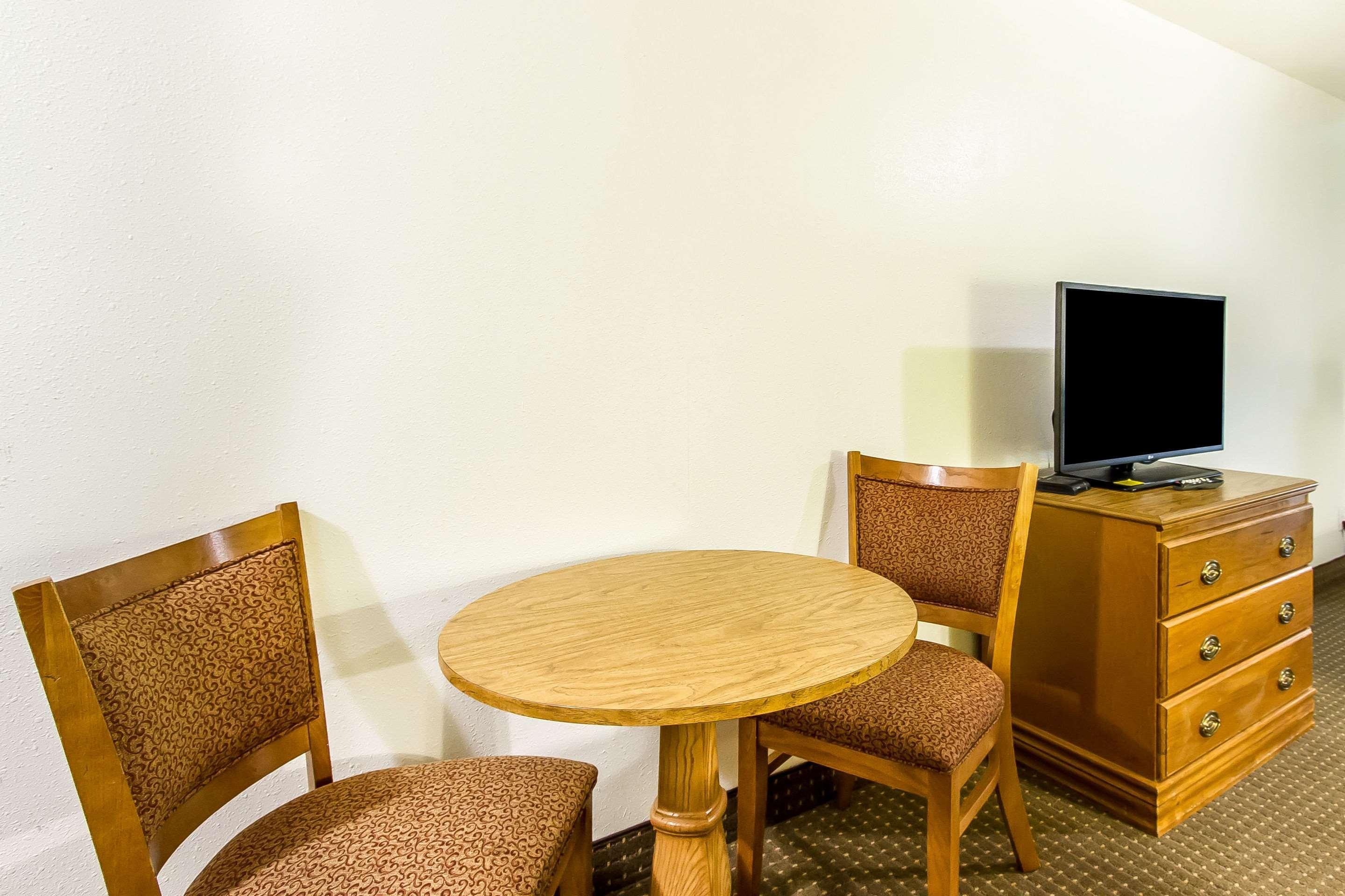 Econo Lodge & Suites Pekin Eksteriør billede