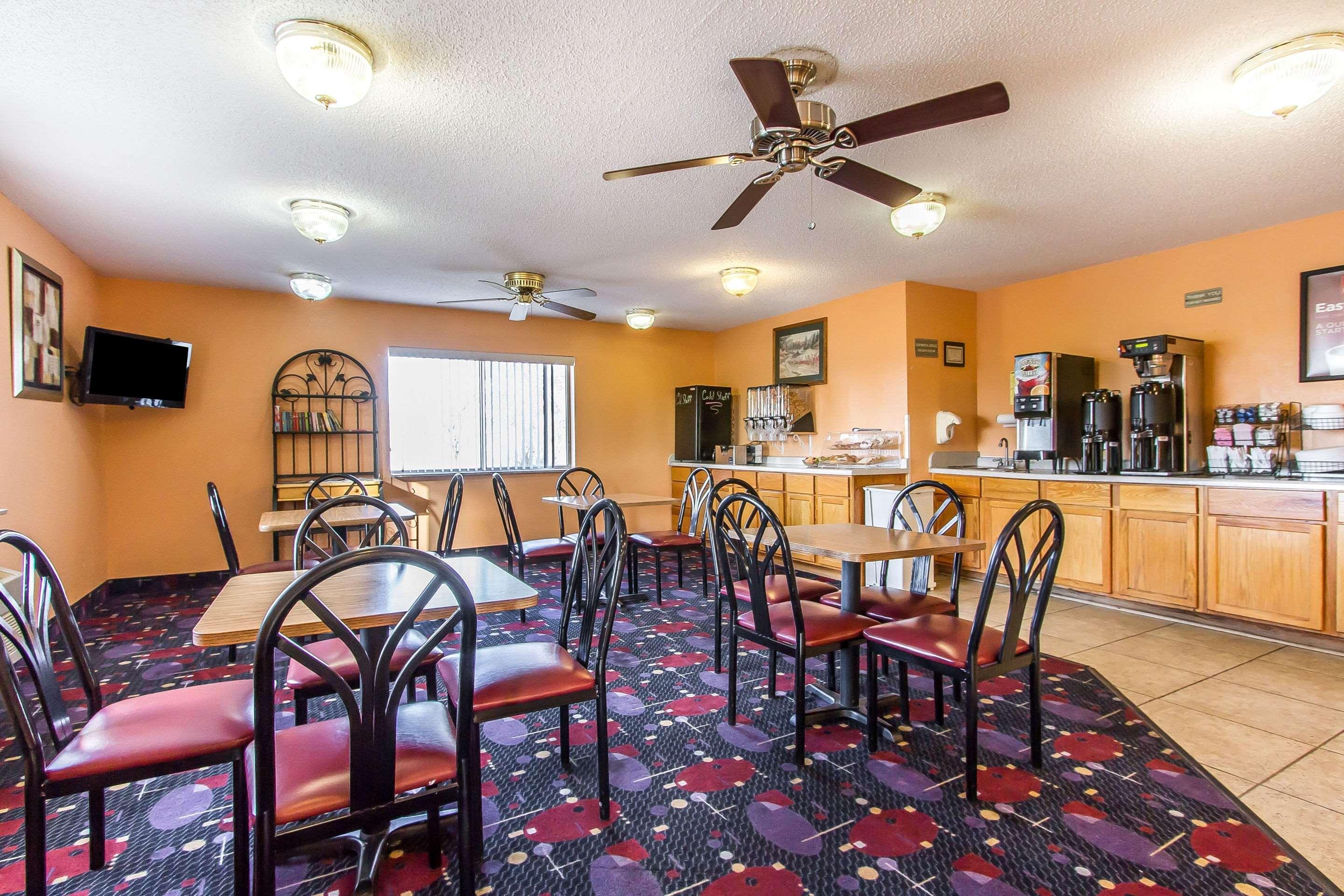 Econo Lodge & Suites Pekin Eksteriør billede
