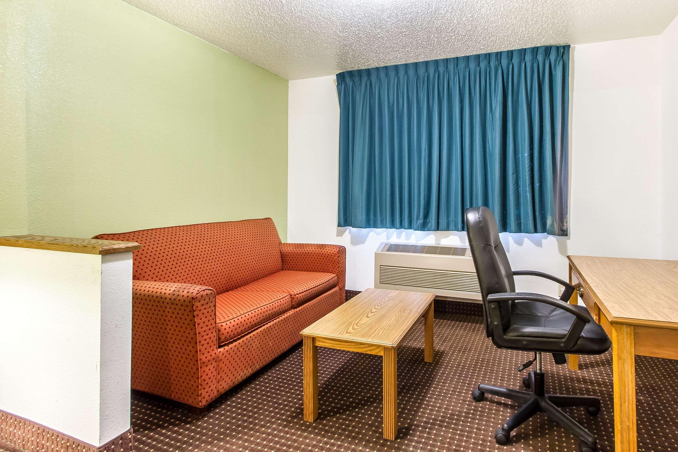 Econo Lodge & Suites Pekin Eksteriør billede