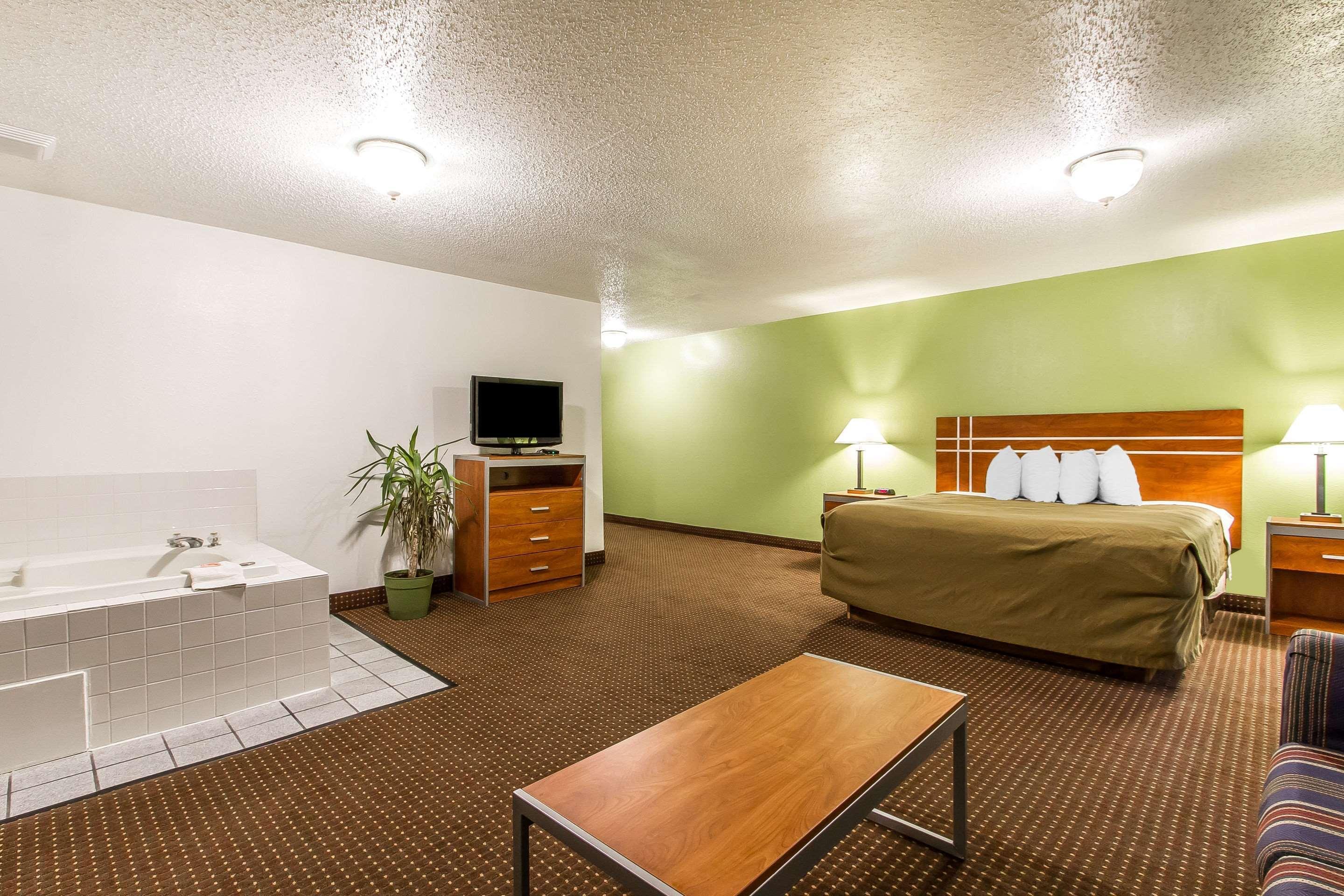 Econo Lodge & Suites Pekin Eksteriør billede