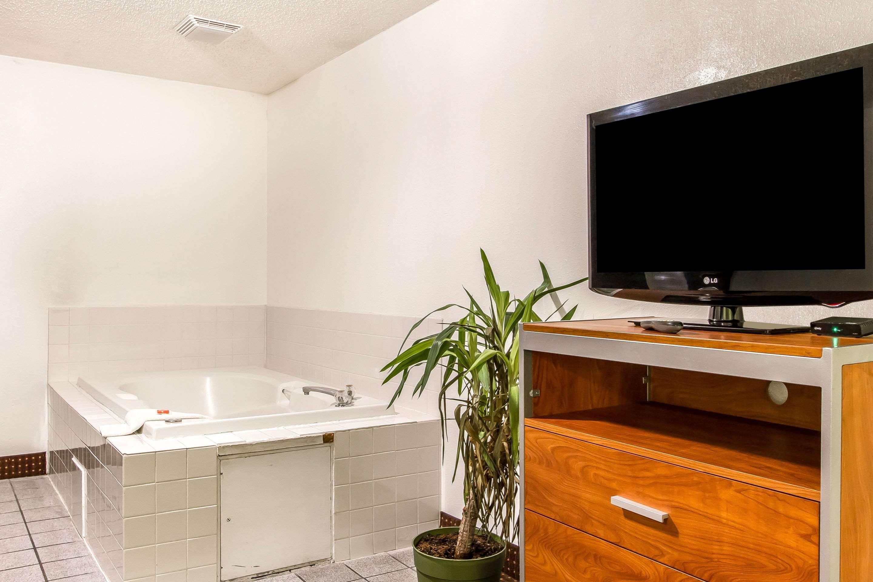 Econo Lodge & Suites Pekin Eksteriør billede