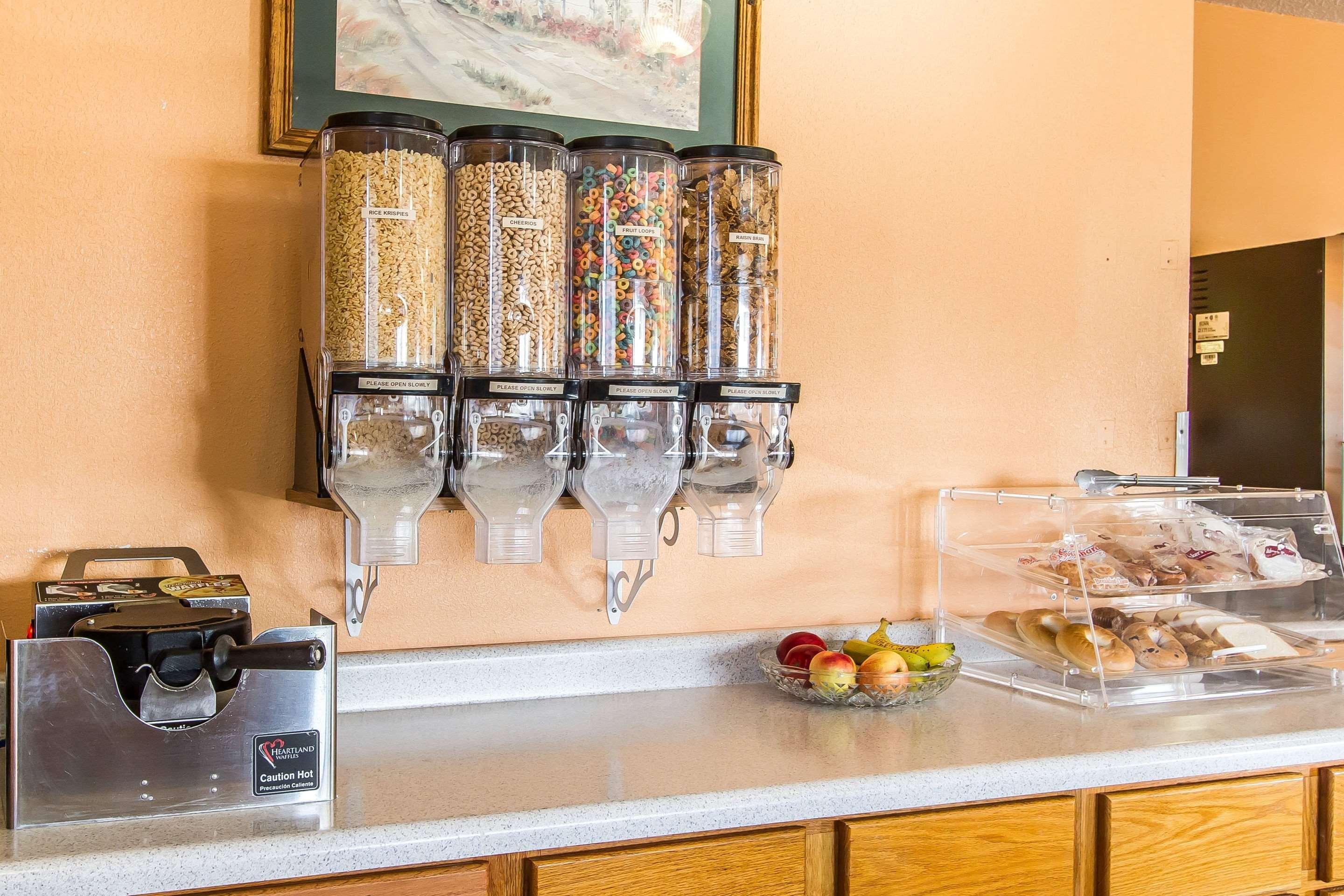 Econo Lodge & Suites Pekin Eksteriør billede