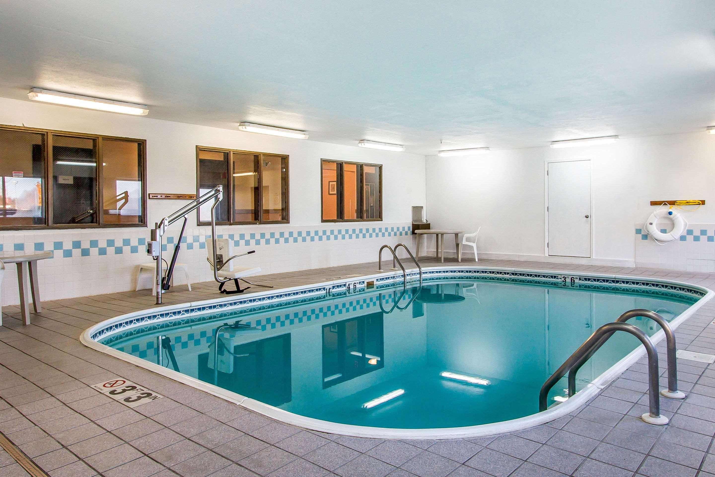 Econo Lodge & Suites Pekin Eksteriør billede